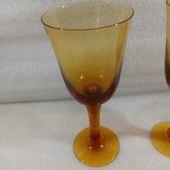 2 Hand Blown MCM Retro Stemmed Amber Glasses Water Wine Glasses - Picture 3 of 6